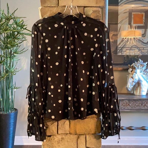 Topshop Tops - NWOT Topshop Abstract Polka Dot Top Size 2